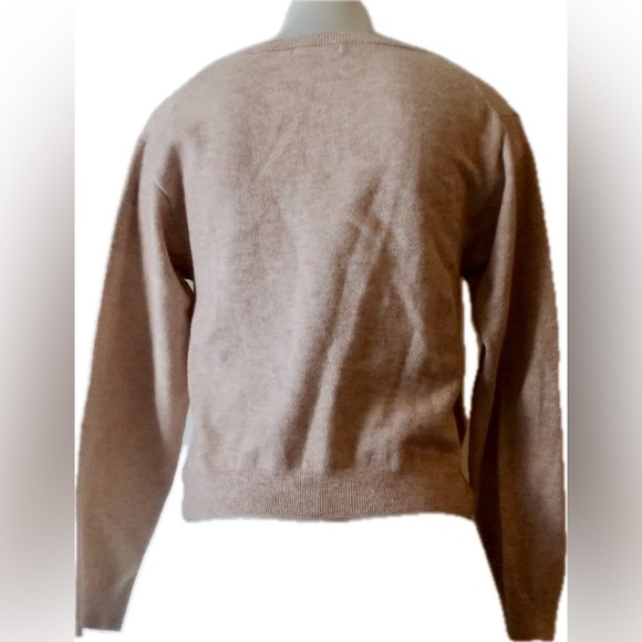 NWOT Beige Small Fate Twisted Front V-Neck Cropped Long Sleeved Soft Sweater - Picture 7 of 7